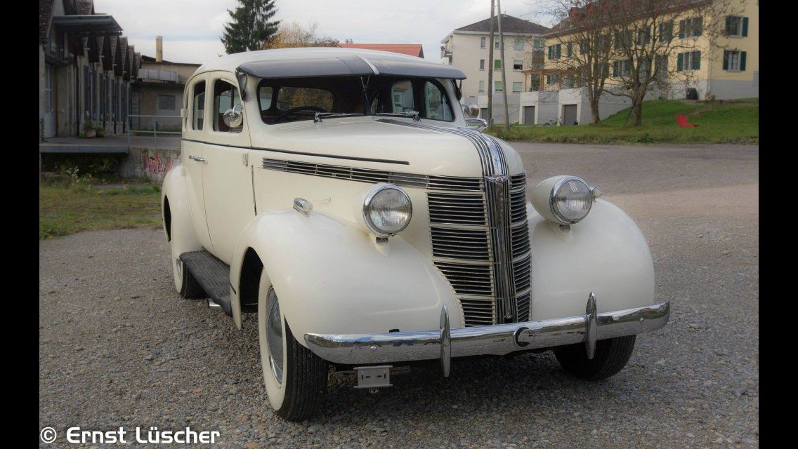 Pontiac De Lux 8 1937 - Image 1