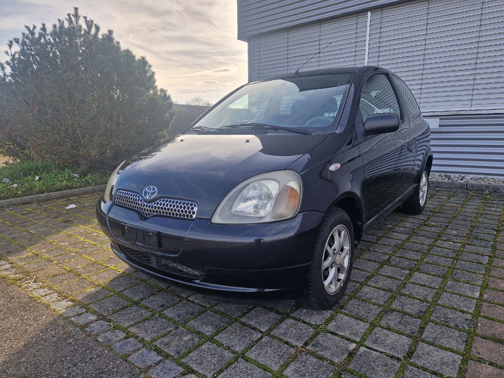 Toyota Yaris Automatico - Servizi regolari - 121'669km - Image 1