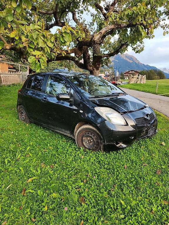 Toyota Yaris - Image 1