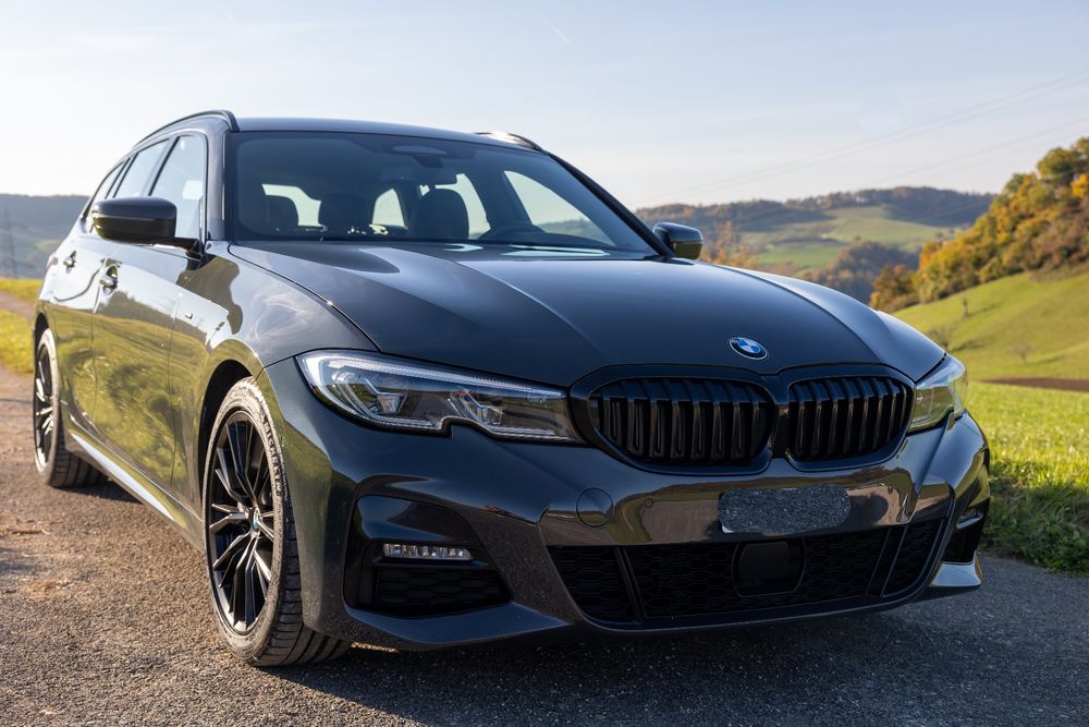 BMW 330i Touring xDrive pacchetto M