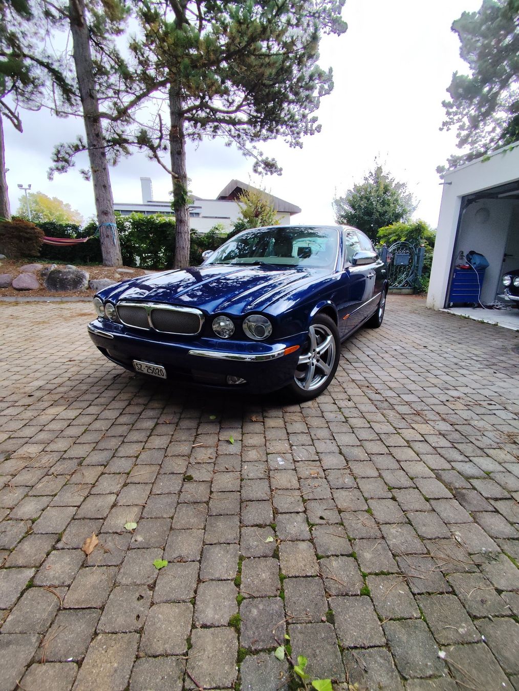 Jaguar XJ Super V8 (X350) curato di mano di un anziano - Image 1