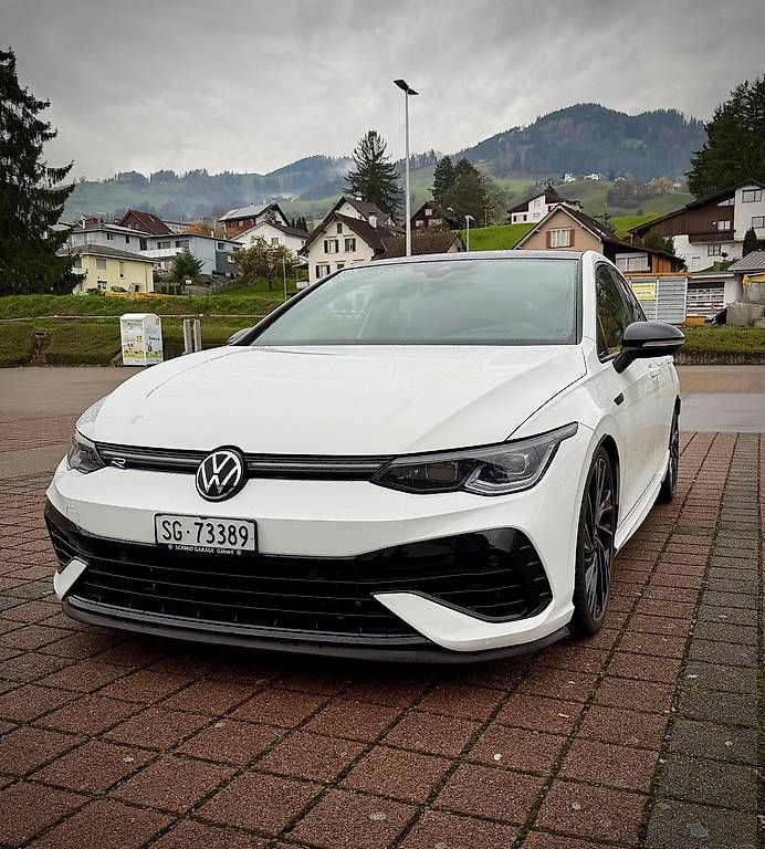 VW Golf 8 R 4Motion - Image 1