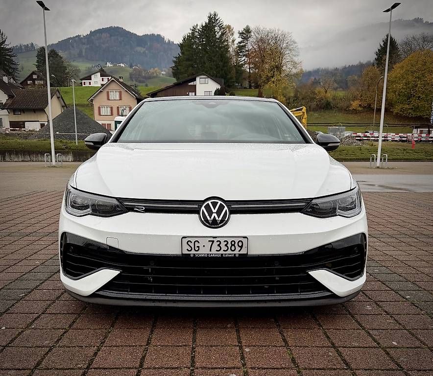 VW Golf 8 R 4Motion - Image 3