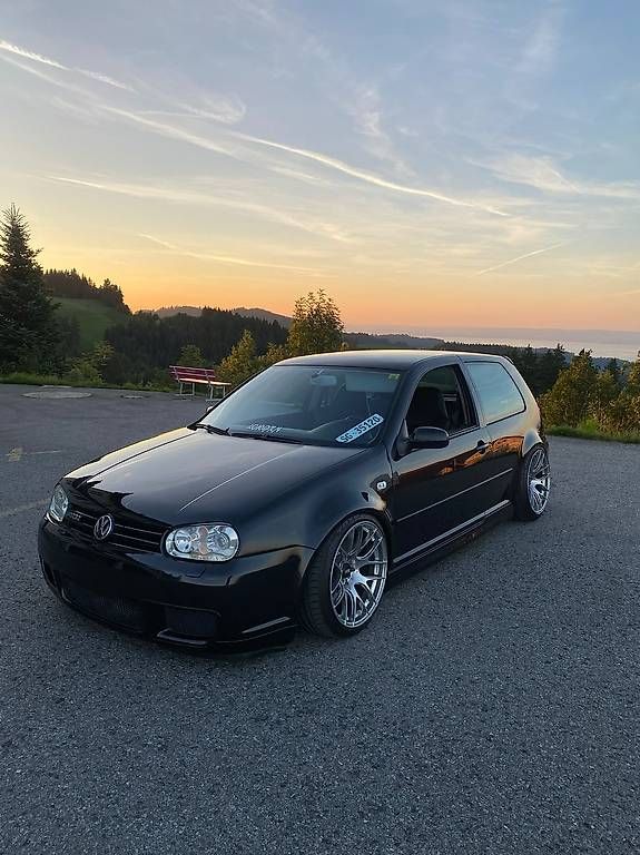 VW Golf R32 4Motion - Image 1