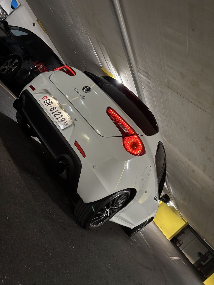 Alfa Romeo Giulietta quadrifoglio verde - Image 3