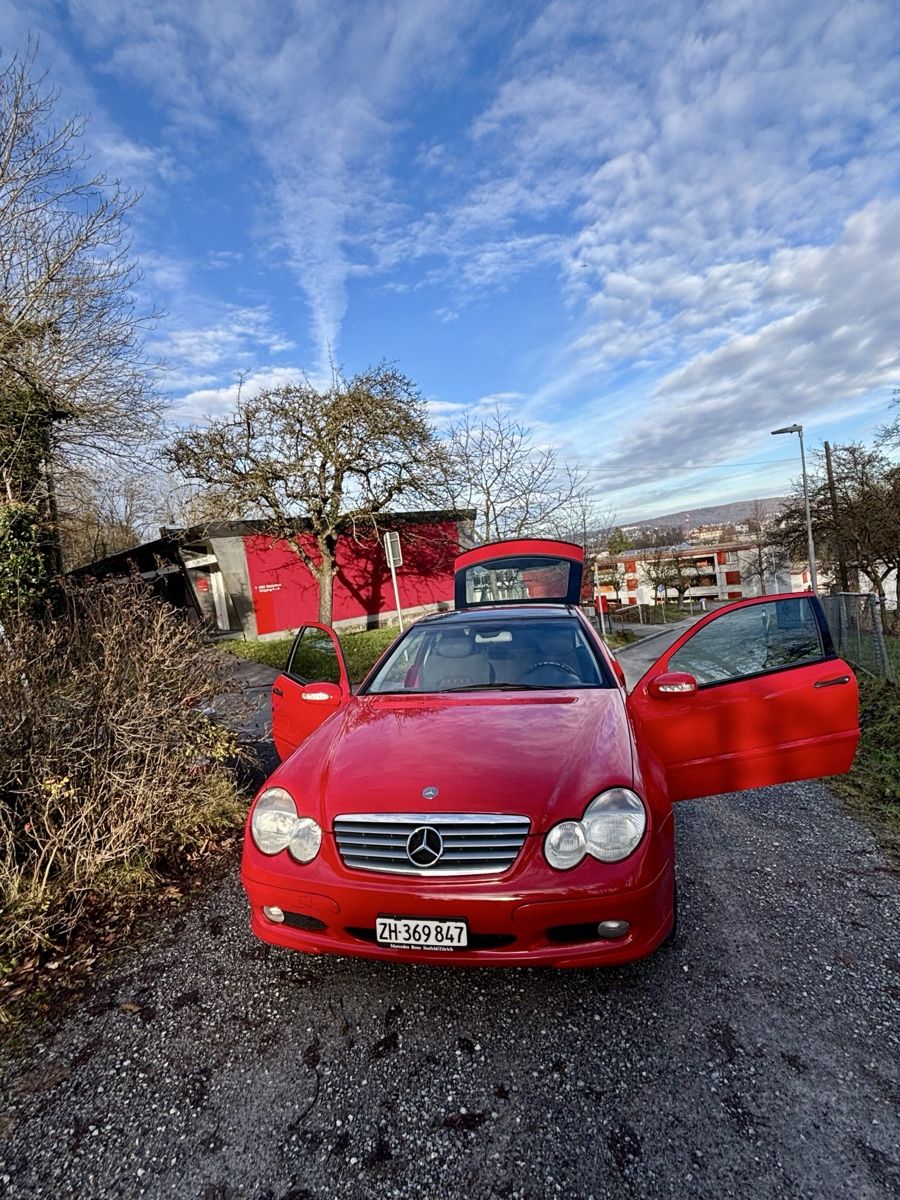 Mercedes-Benz C 200 Coupé, rosso - Image 1