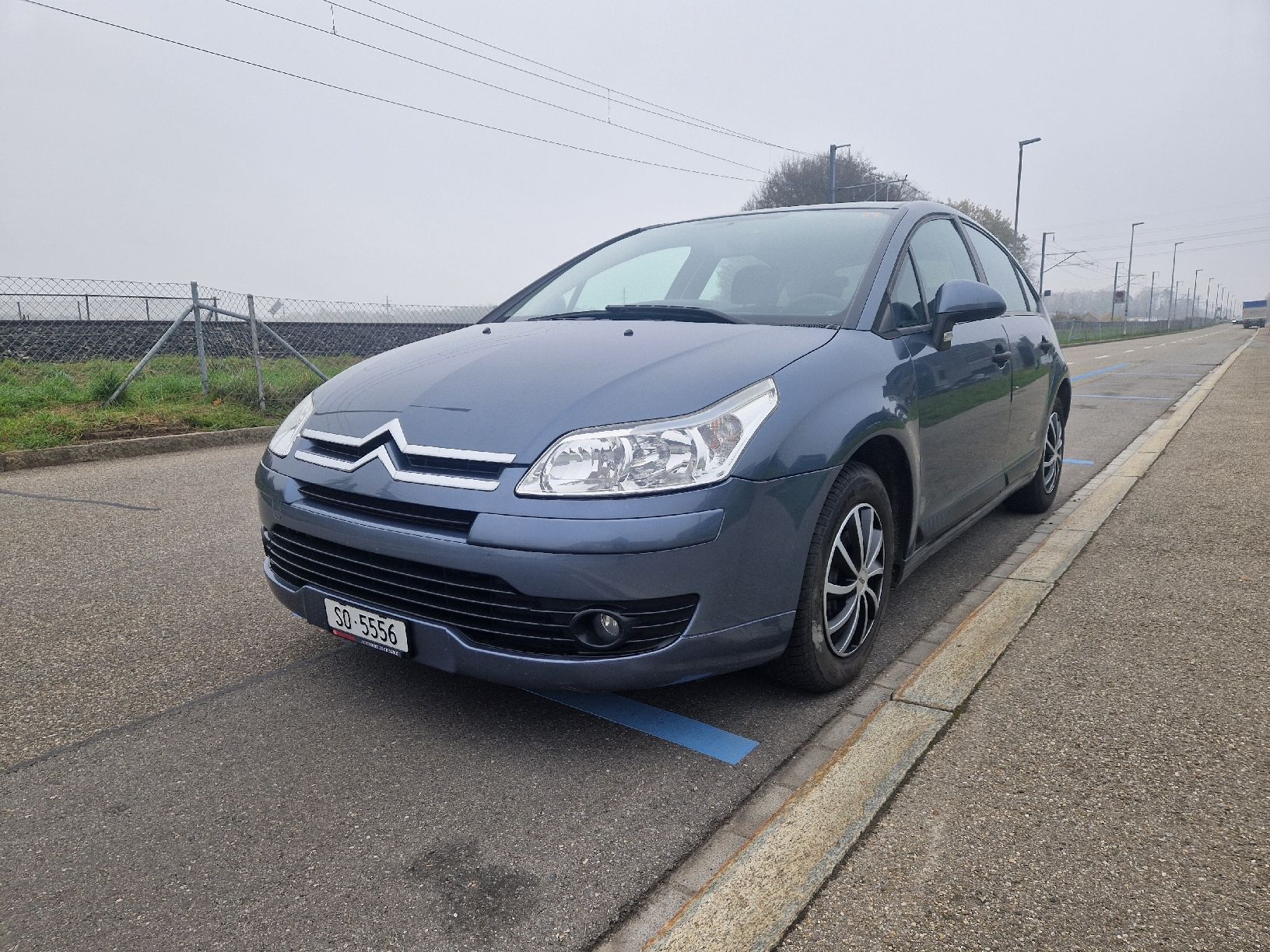 Citroen C4 / MFK 06.2025 / Automatico / Telecamera di retromarcia - Image 1