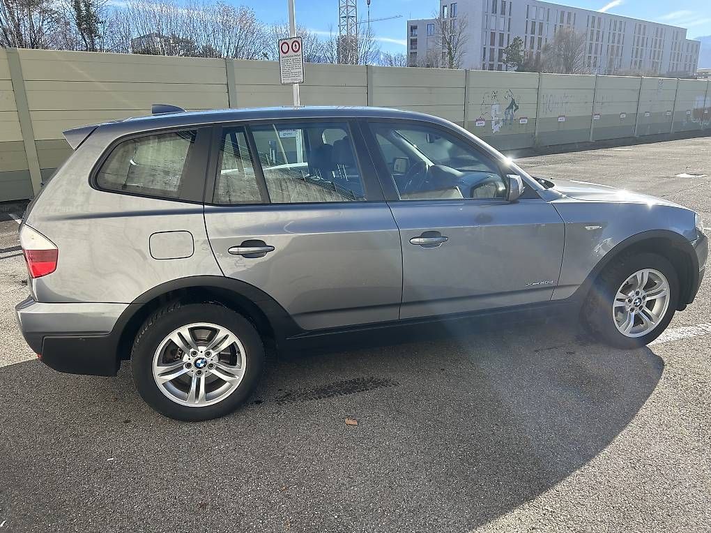 BMW X3 - SUV curato con qualità BMW in vendita - Image 3