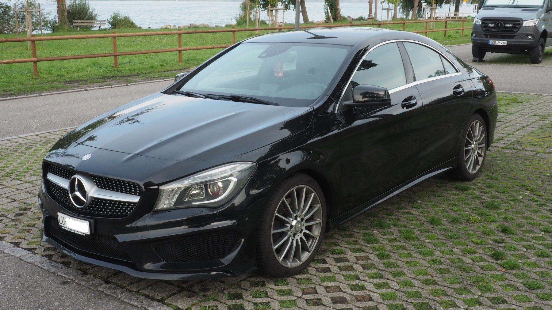 MERCEDES-BENZ CLA 250 AMG Line 7G-DCT - Image 3