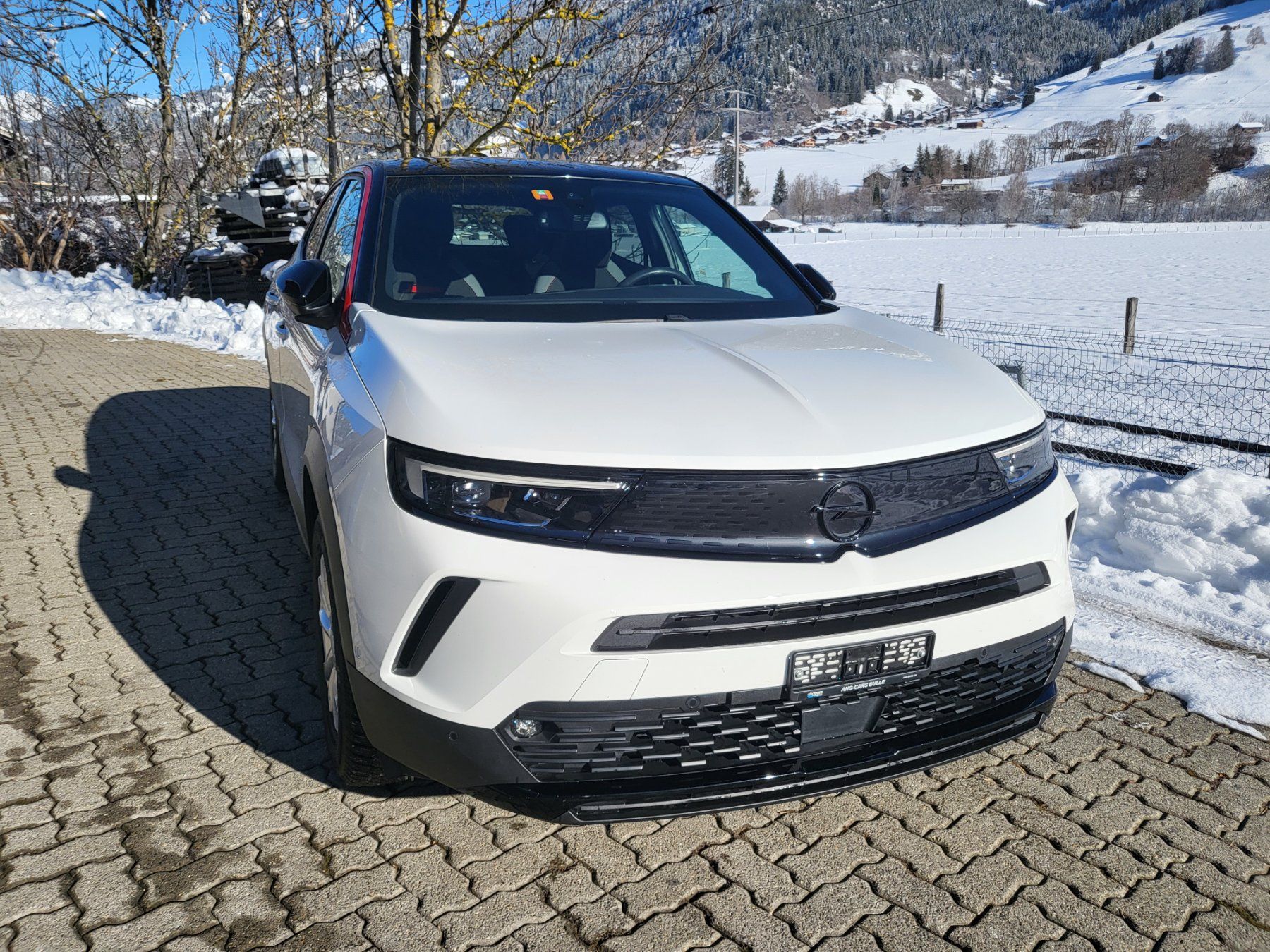 Opel Mokka curata con 130 CV, AHK e 2 ruote motrici - Image 1