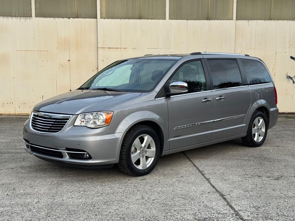 Chrysler Grand Voyager, Town &amp; Country 3.6L, 2018, 35 km - Image 1