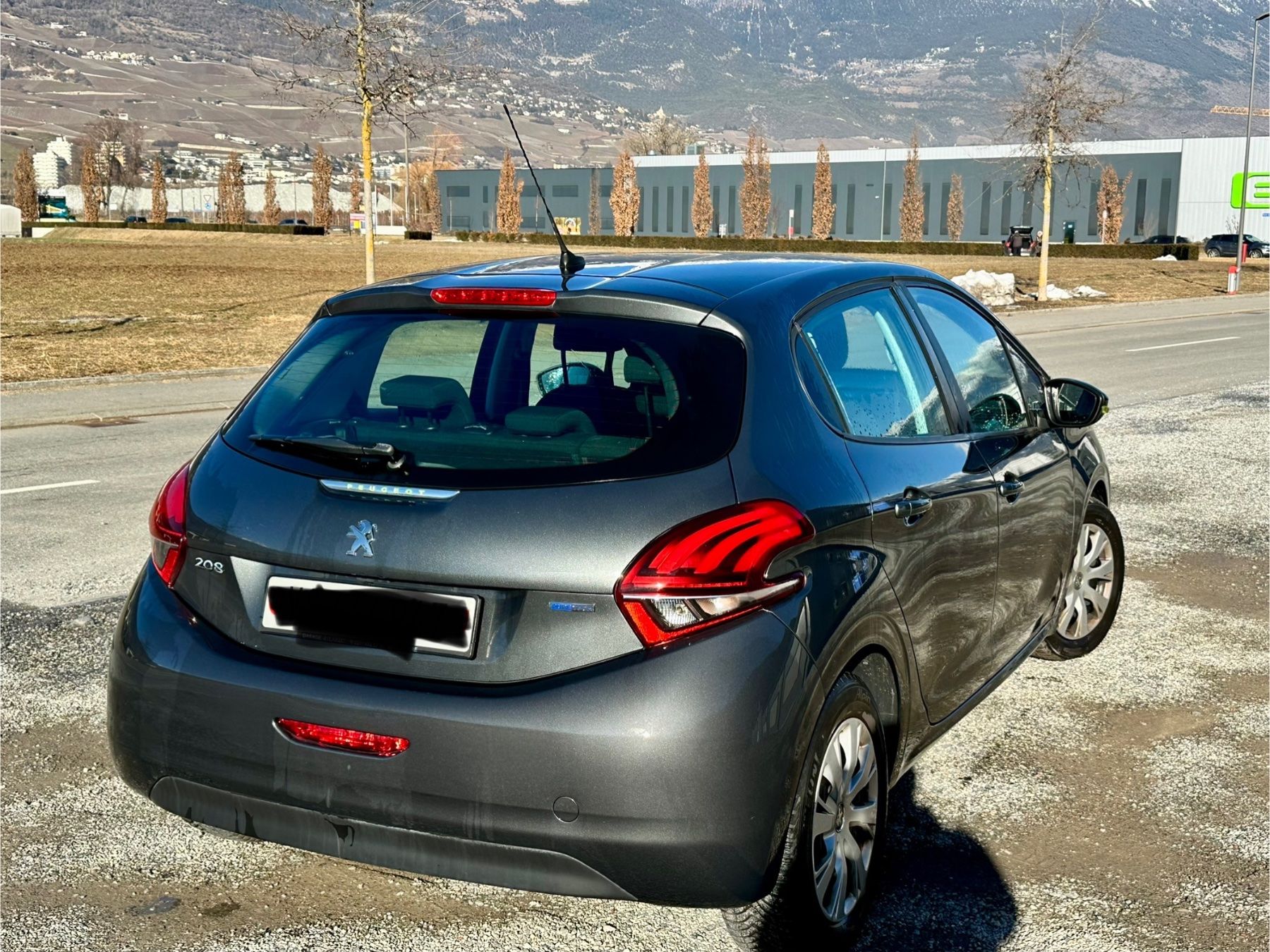Peugeot 208 1.2e STT - Image 3