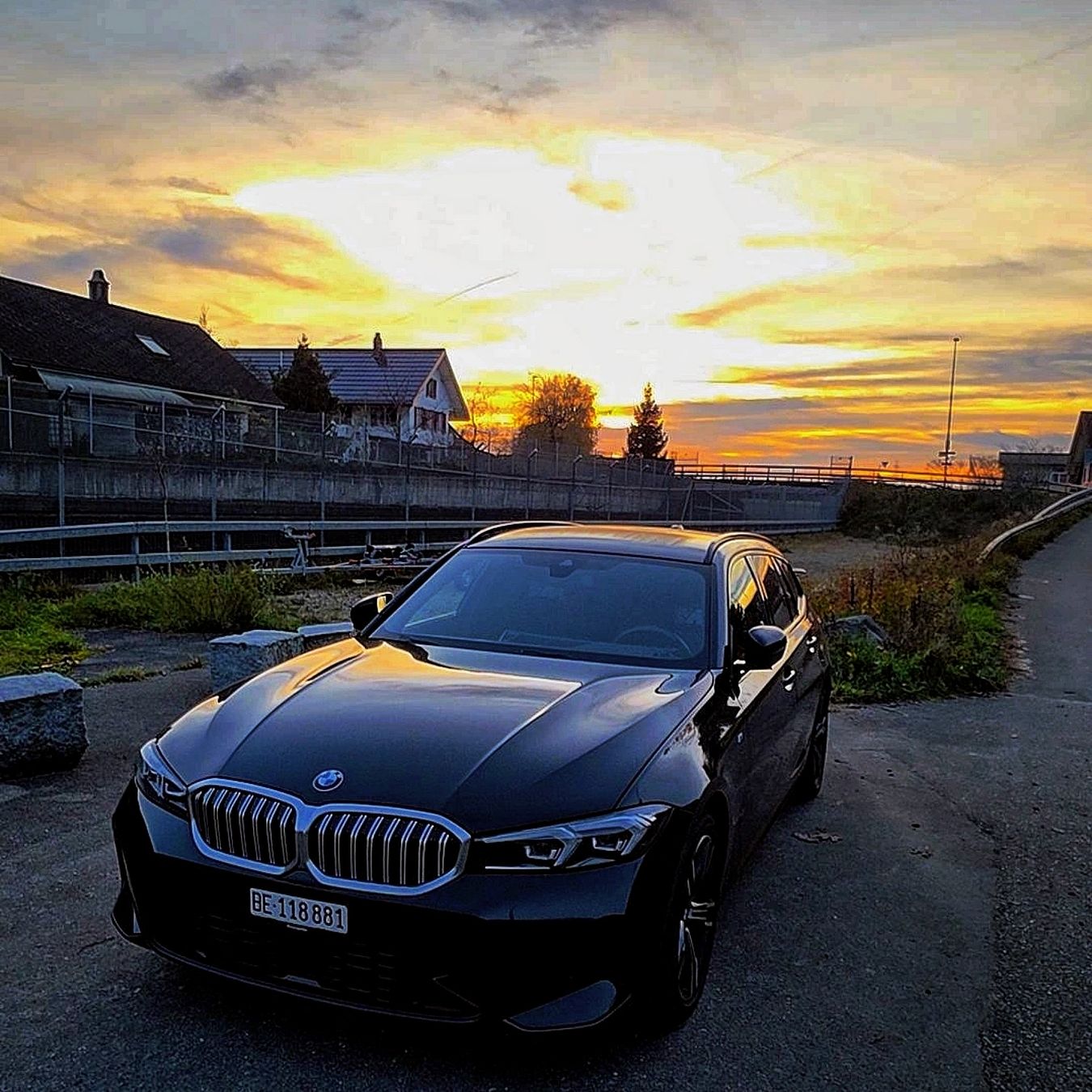 BMW 330i xDrive Touring M Sport - Image 1