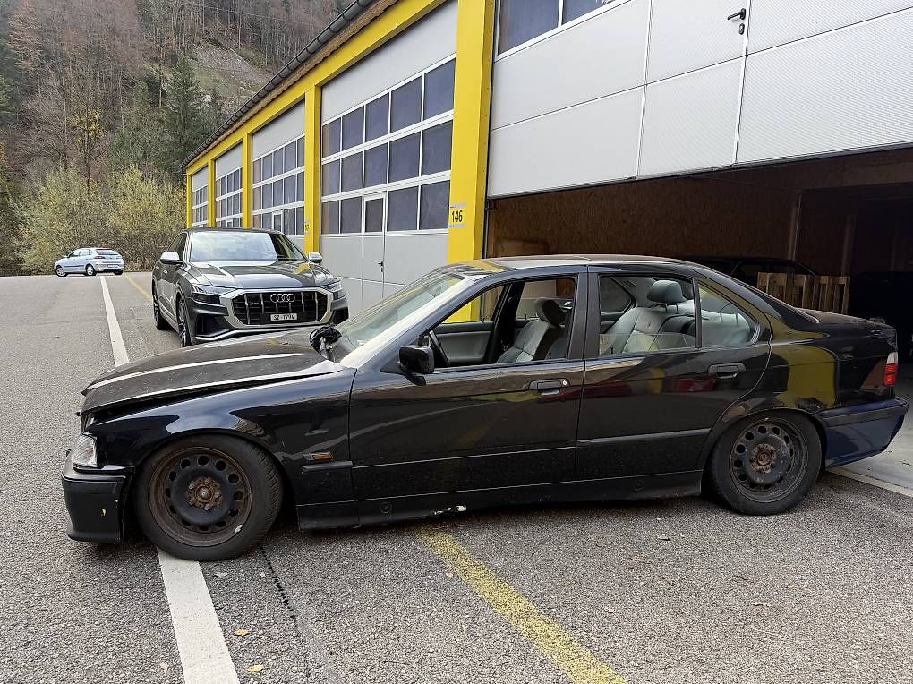 E36 328 berlina - Image 1
