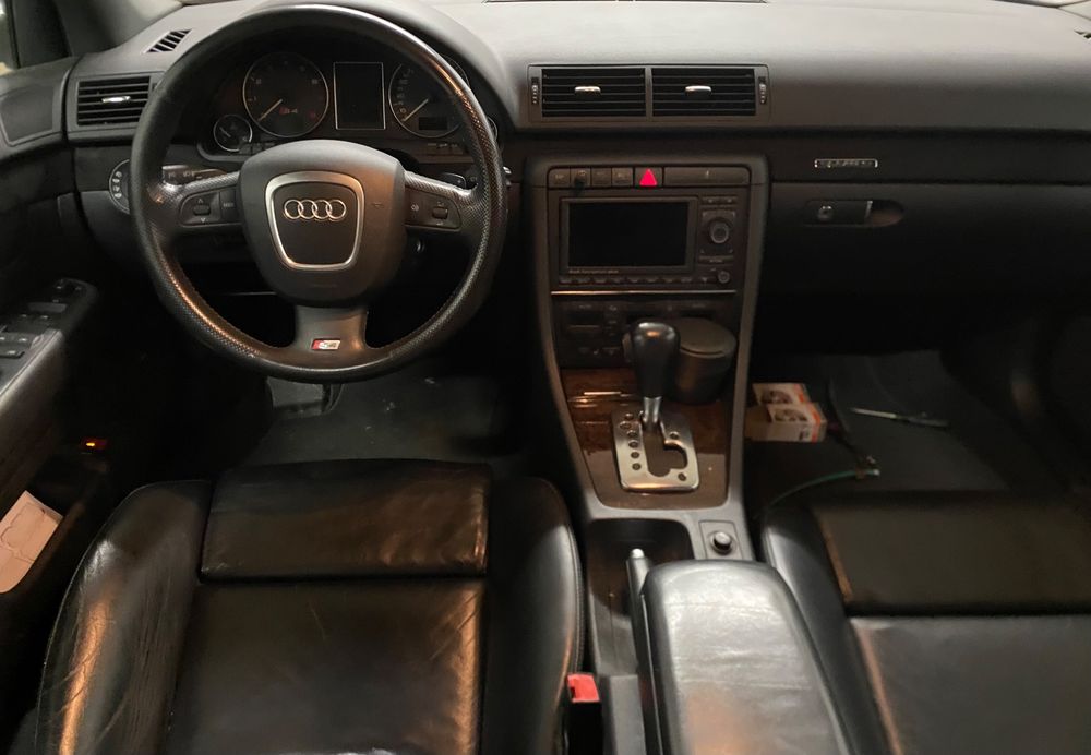 Audi S4 4.2 V8 - Image 2