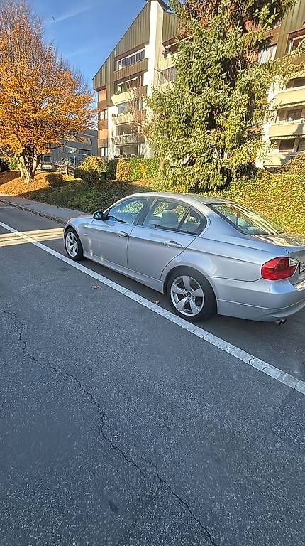 BMW 325i - Image 1