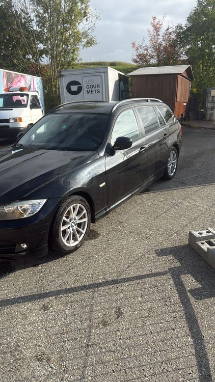 BMW 318i Touring per l'esportazione