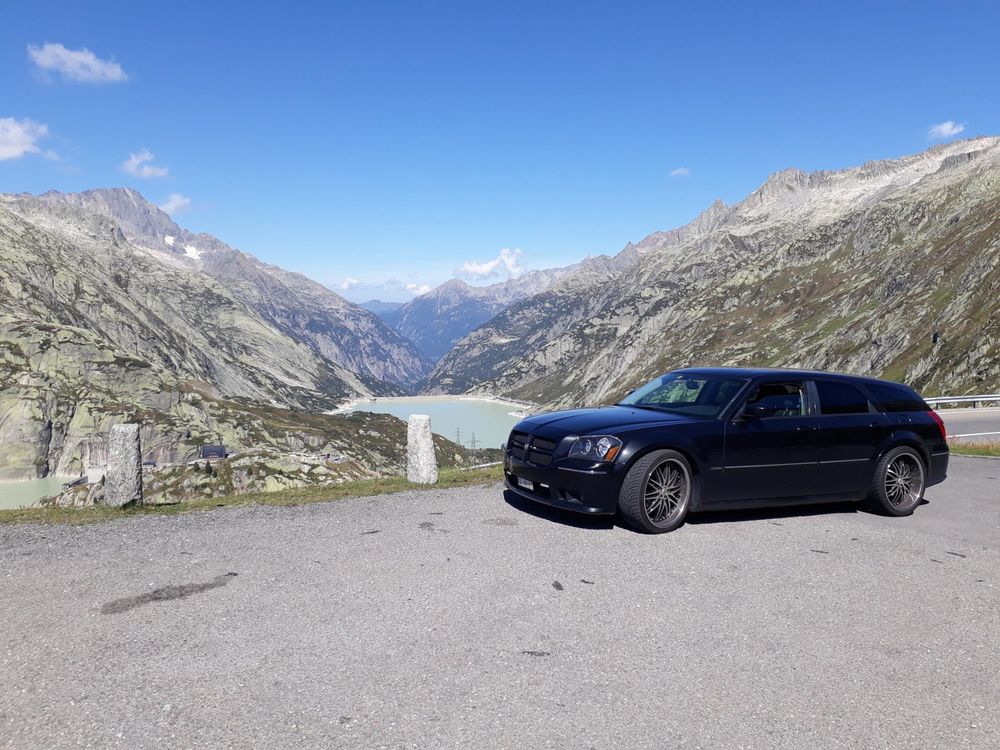 Dodge Magnum SRT 8 - Image 2