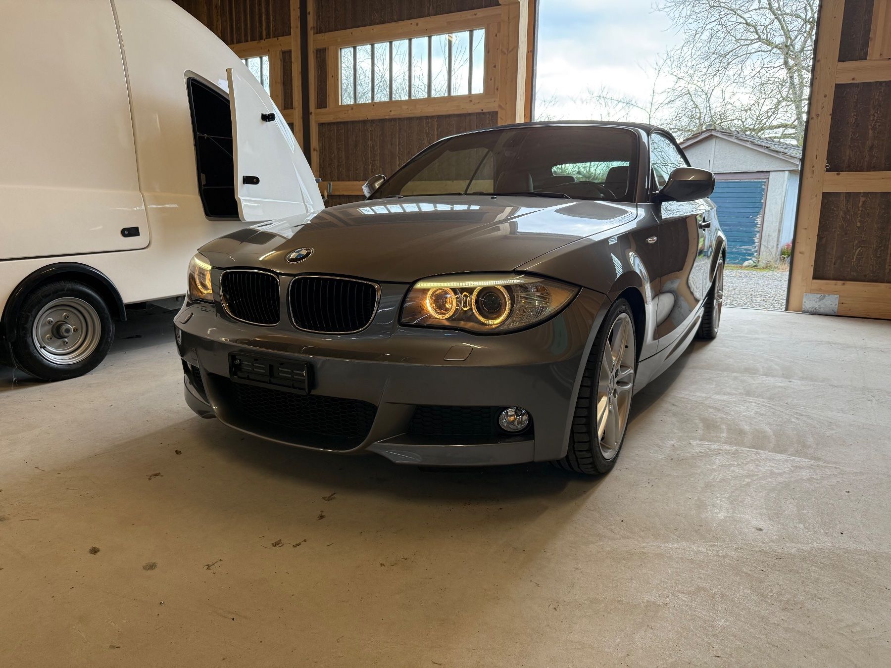 BMW 118i Cabriolet - Image 1