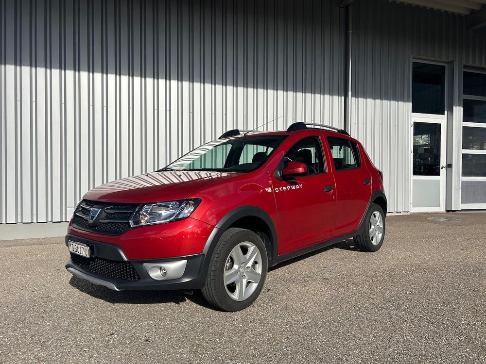 DACIA Sandero 90 Stepway appena uscito dal servizio e con MFK 85'000 KM