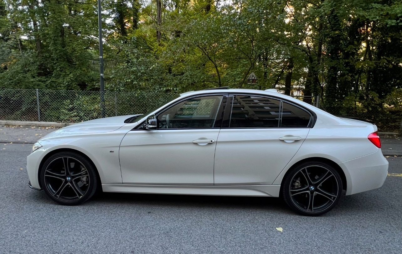 BMW 328i Xdrive Mpacket - Image 3