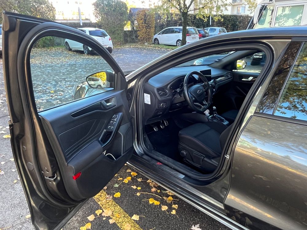 Ford Focus 1.0 ST Line EcoBost - Image 2