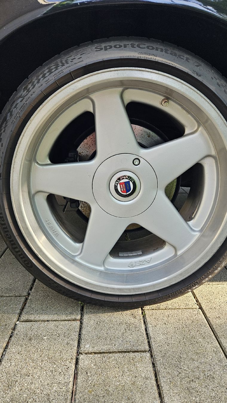 BMW 750iL e32 - Image 3