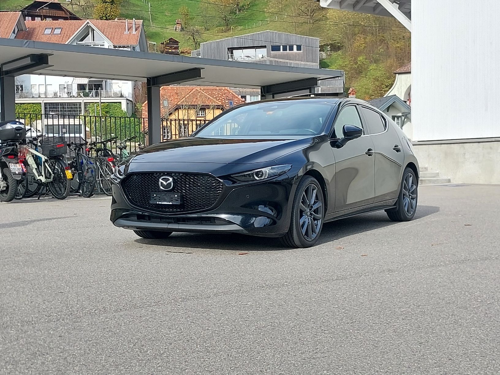 Mazda 3 Skyactiv-X 180 Revolution (nuovo dopo la manutenzione/MFK) - Image 1