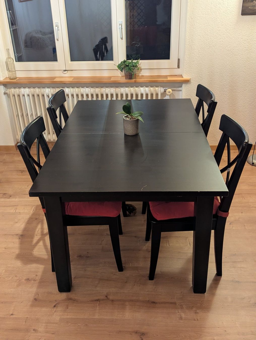 Tavolo da pranzo estraibile con 4 sedie - Image 1