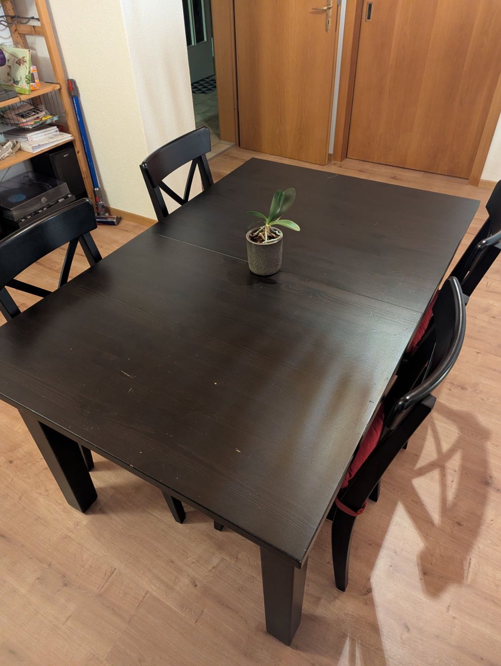 Tavolo da pranzo estraibile con 4 sedie - Image 3