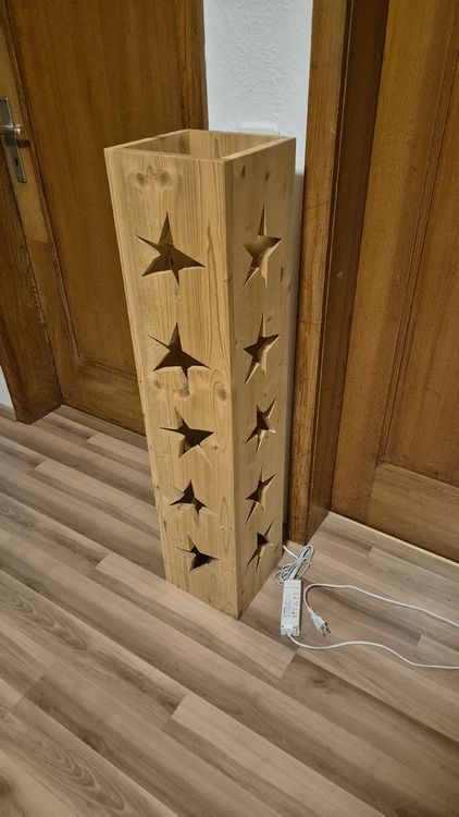 Lampada in legno realizzata a mano con LED – Design a stella unico - Image 2