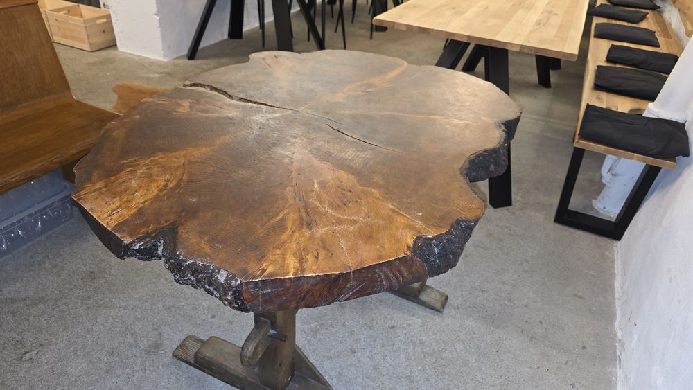 Tavolo massiccio a forma di disco di albero, rustico