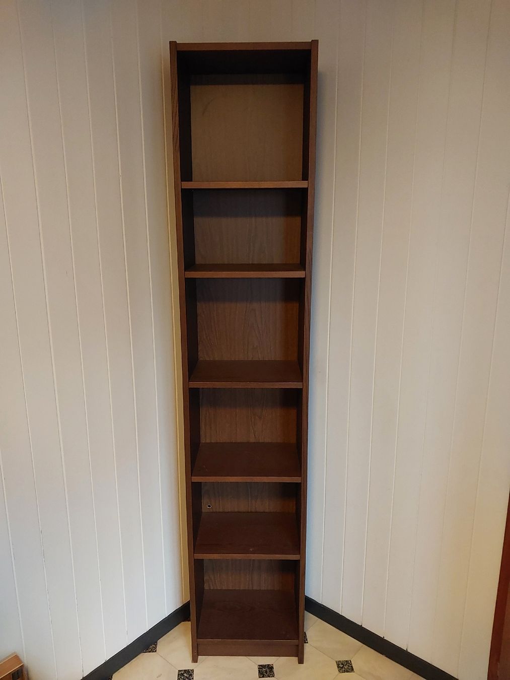 Regal in legno ben conservato - Molto spazio per i tuoi oggetti! - Image 1