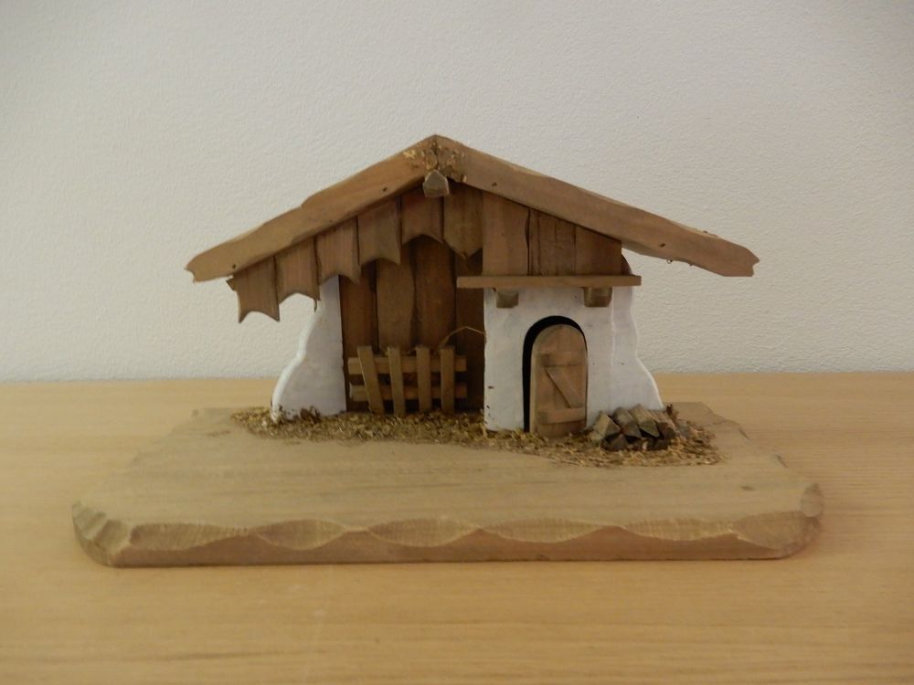 Casa delle creazioni natalizie piccola, Stall