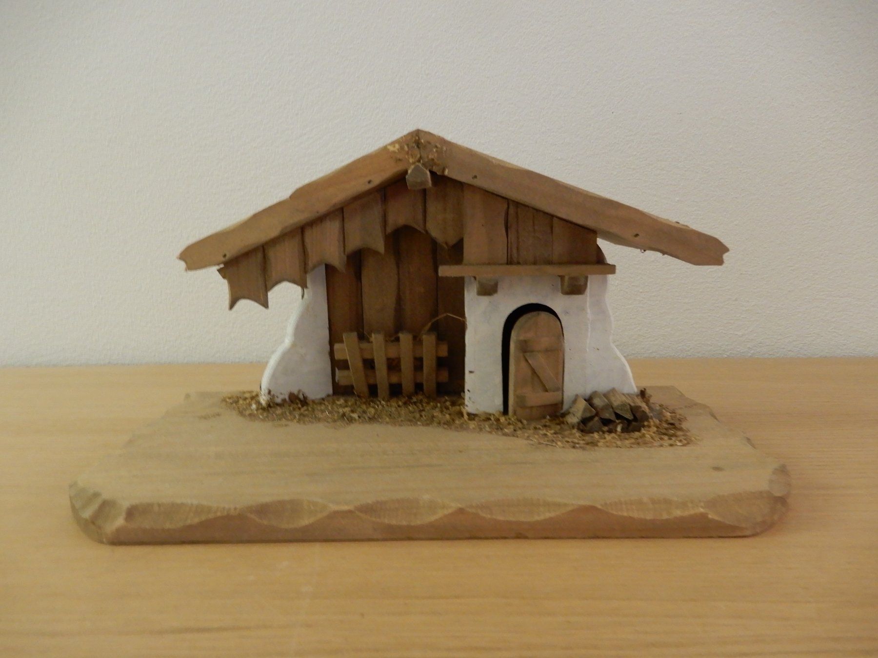 Casa delle creazioni natalizie piccola, Stall - Image 1