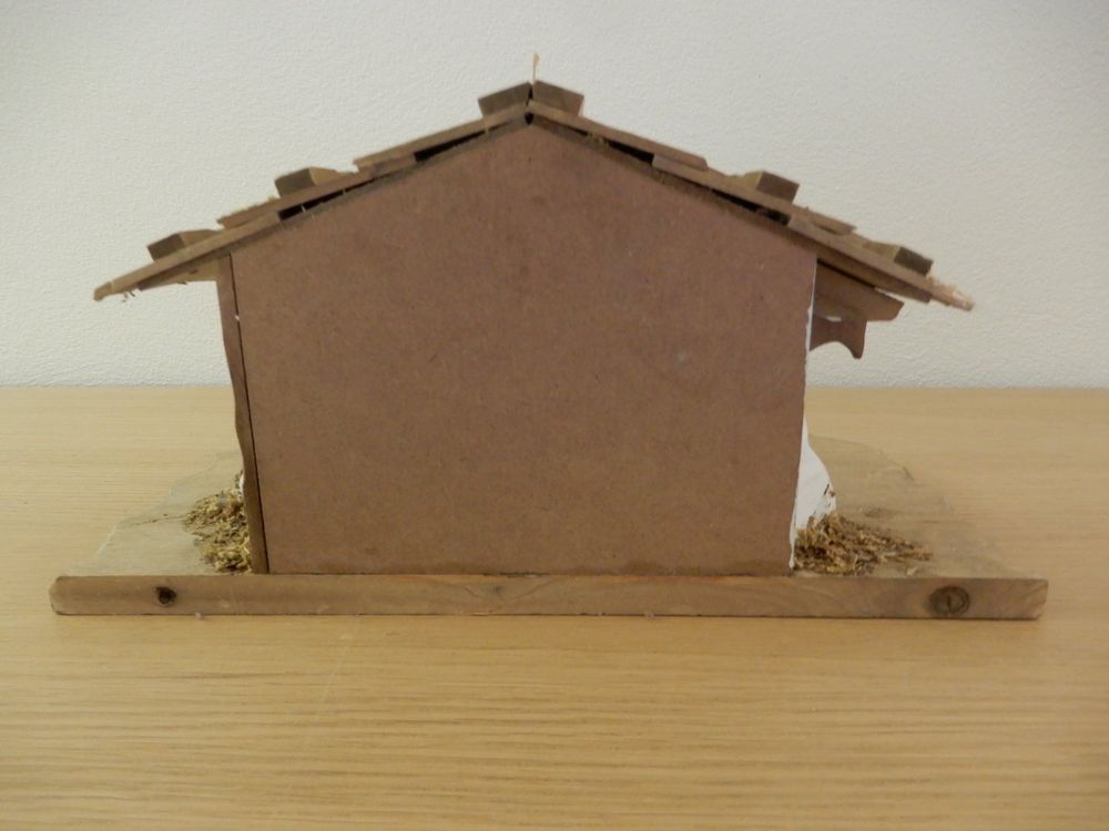 Casa delle creazioni natalizie piccola, Stall - Image 2