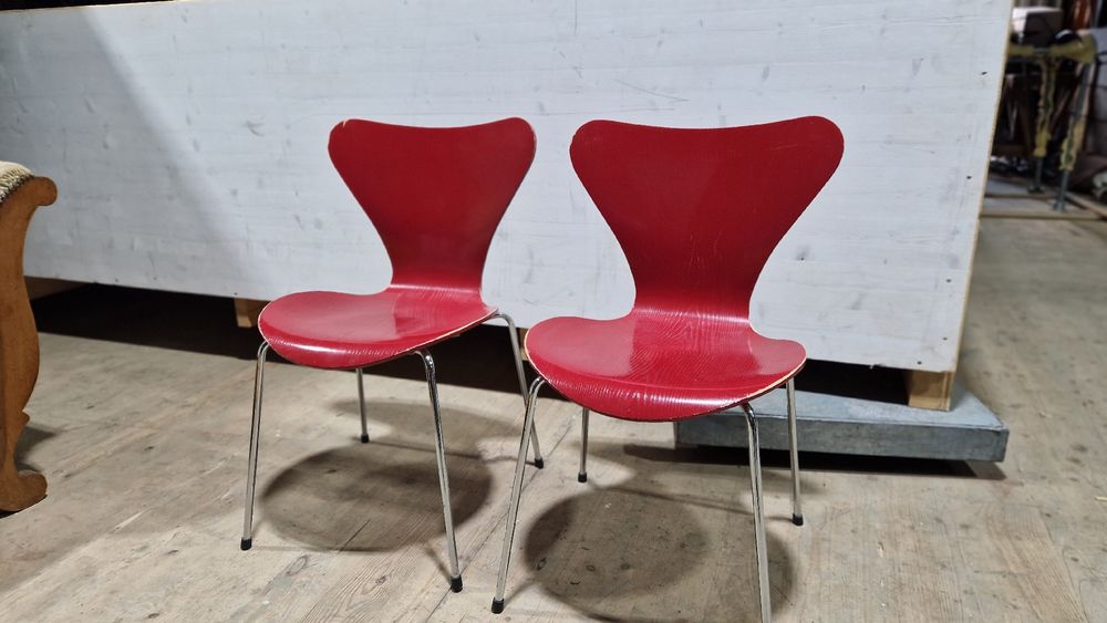 Sedi originali Fritz Hansen, set da 2, rosso, design classico - Image 2