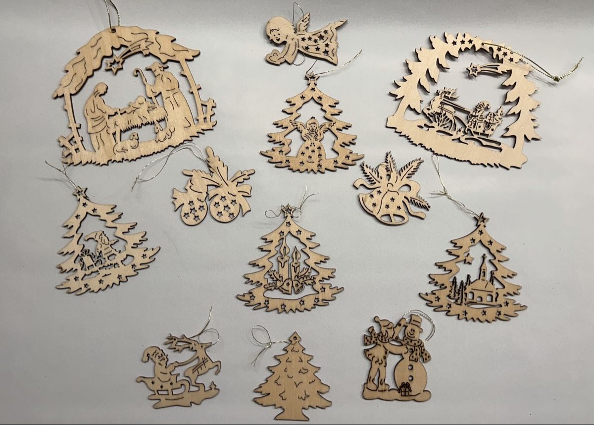 Decorazioni natalizie in legno da appendere o da usare come decorazione da tavolo - Image 1