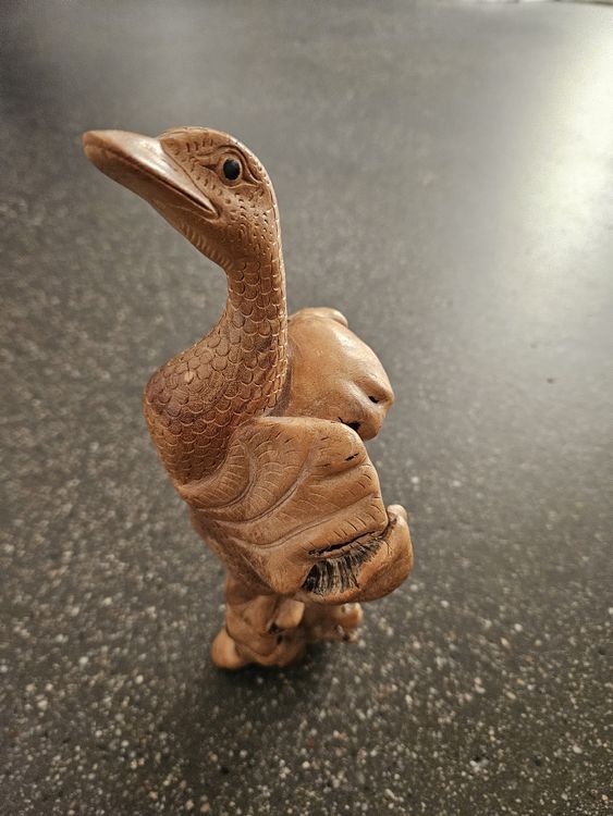 Figura di legno di Papero su radice, scultura intagliata