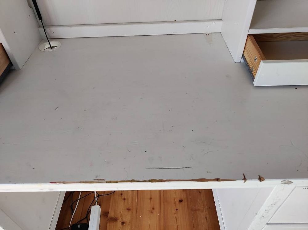 Scrivania Ikea Hemnes con piano in bianco - Image 2
