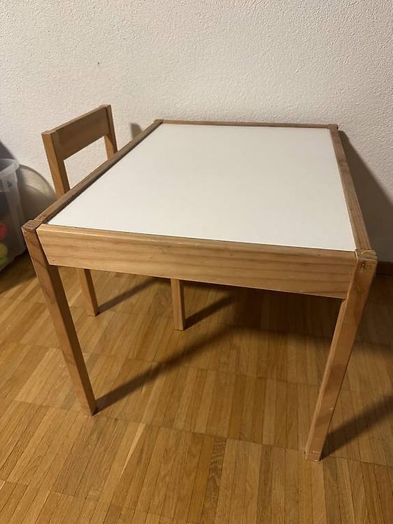Tavolo e sedia per bambini gratuiti