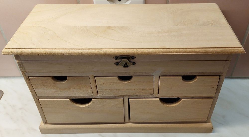 Scrigno in legno / scrigno per gioielli con 5 cassetti