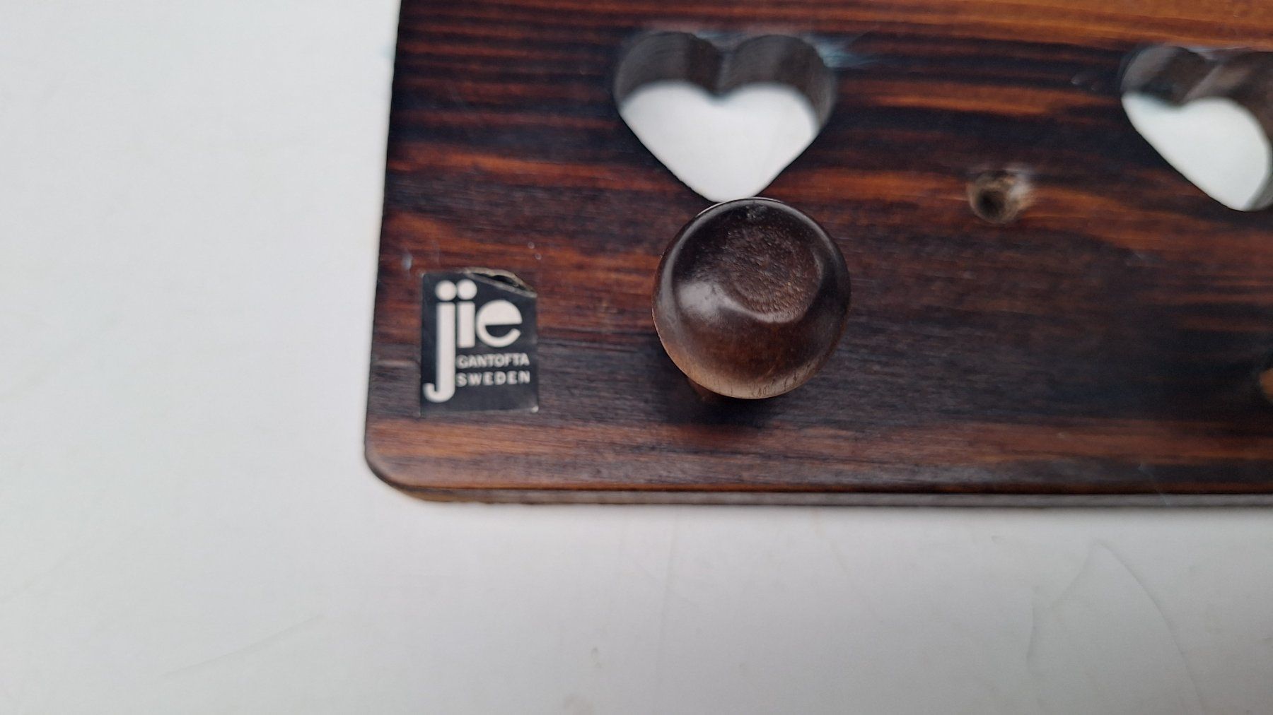 Vintage armadio in legno con cuori, JIE Svezia - Image 3