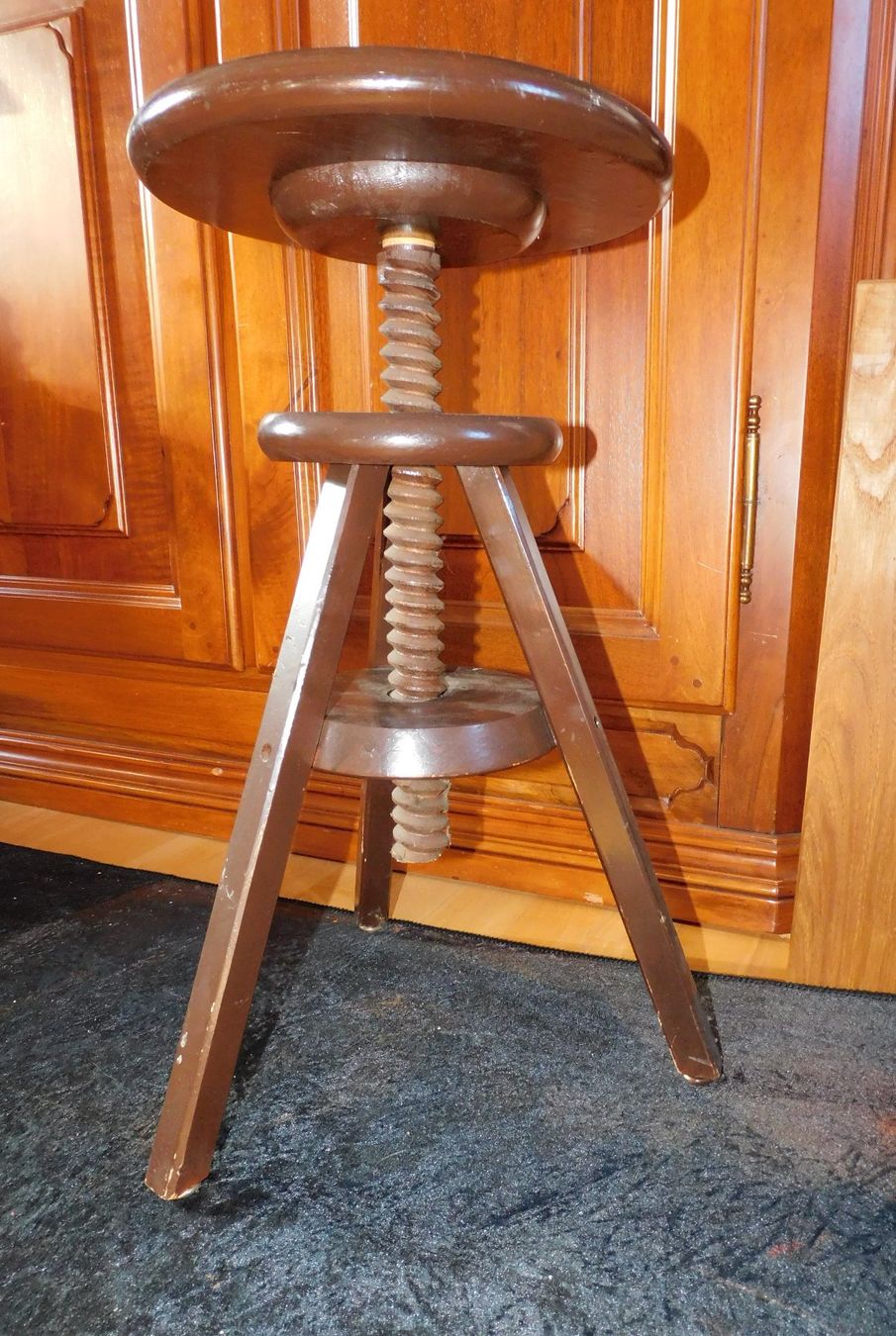 Hocker in legno massiccio vecchio sgabello girevole 58 cm di altezza - Image 1