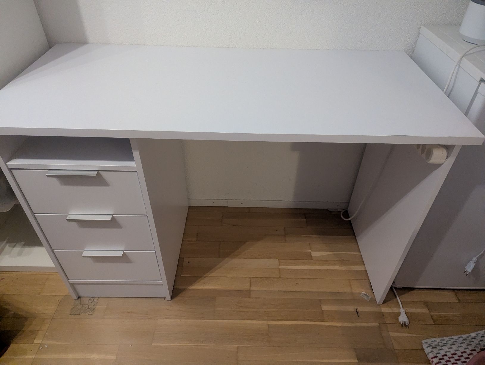 Piccolo tavolo da ufficio bianco con cassetti - Ottimo stato! - Image 3