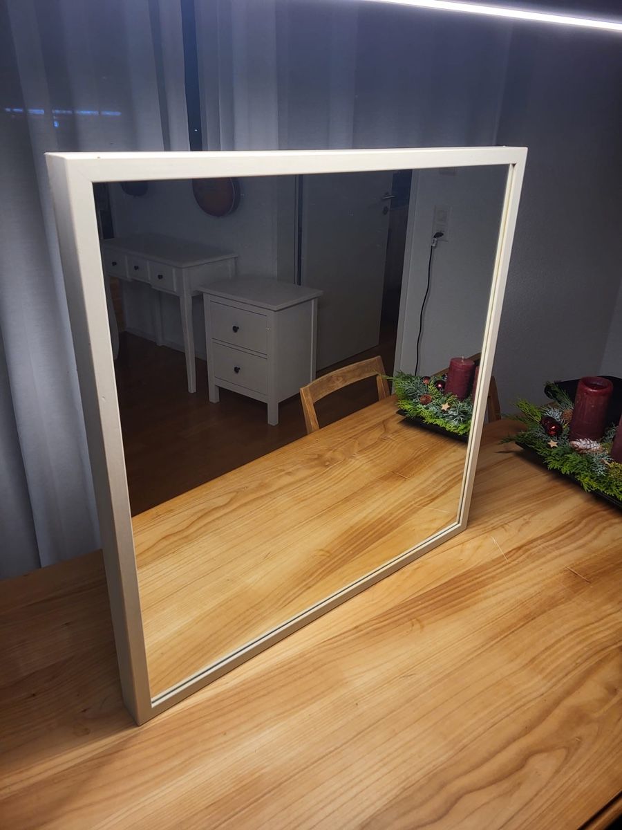 Specchio a parete con cornice in legno - Image 1