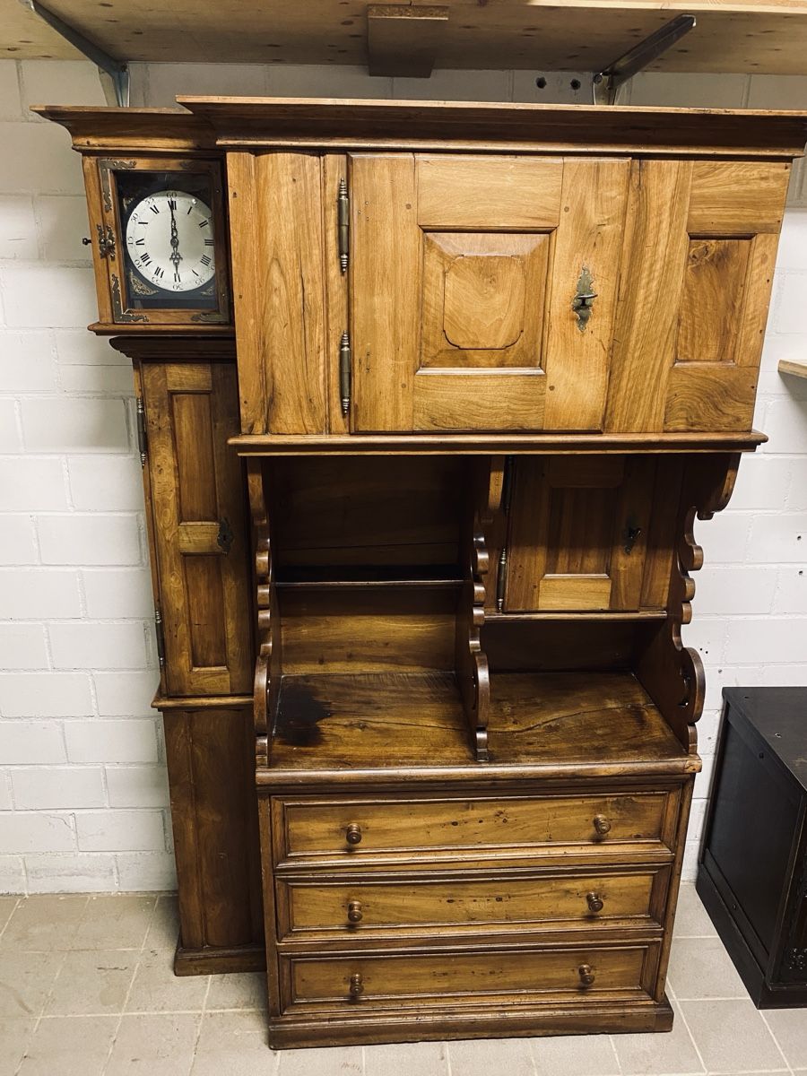 Antico armadio per bufalo con orologio, legno massiccio, rustico. - Image 1