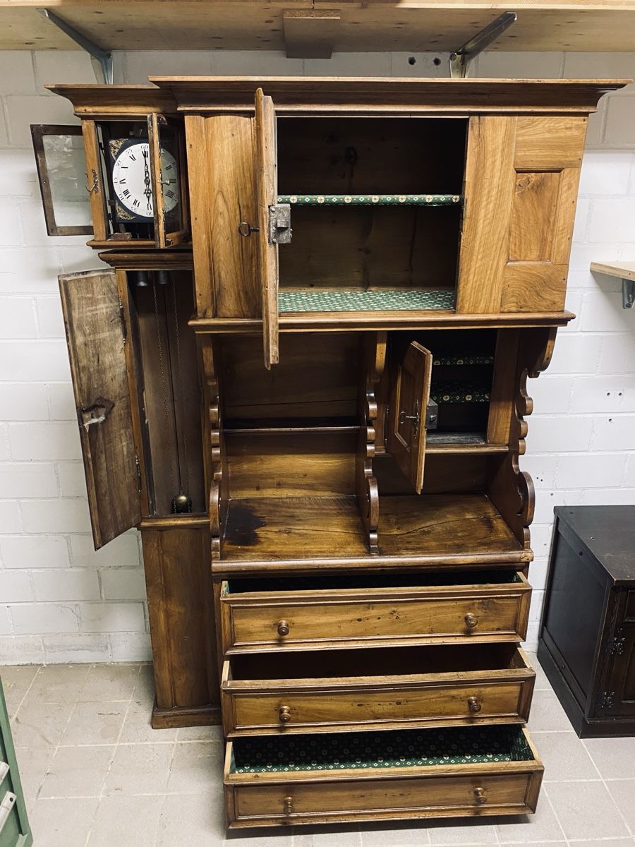 Antico armadio per bufalo con orologio, legno massiccio, rustico. - Image 3
