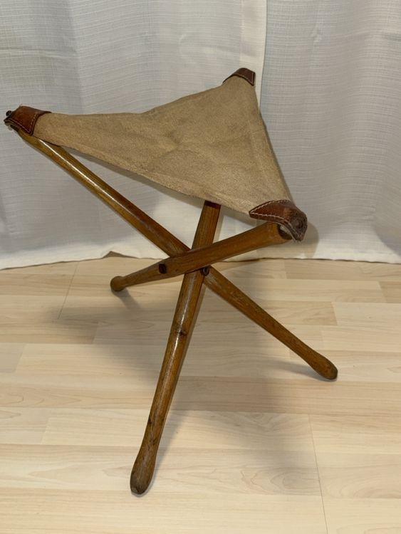 Vintage legno treppiede sgabello per pescatori, cacciatori, campeggio