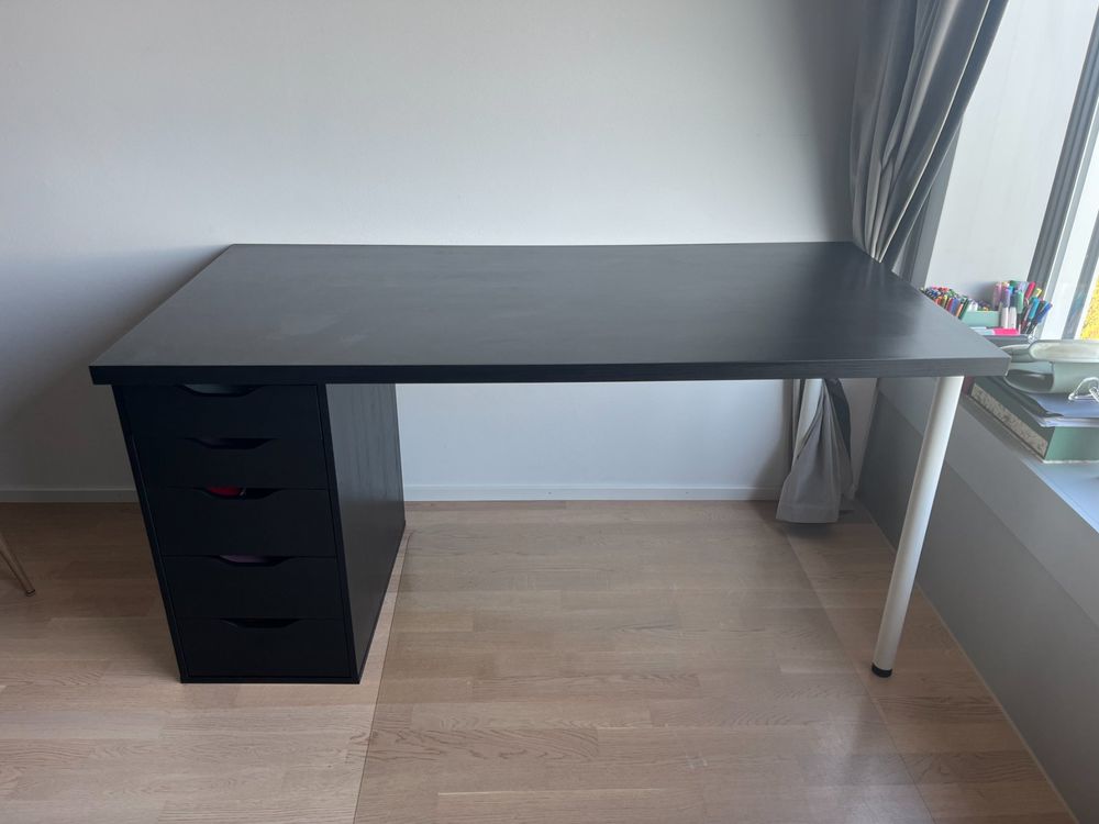 IKEA Linnmon piano da pranzo (150 x 75 cm) + 2 Adils gambe
